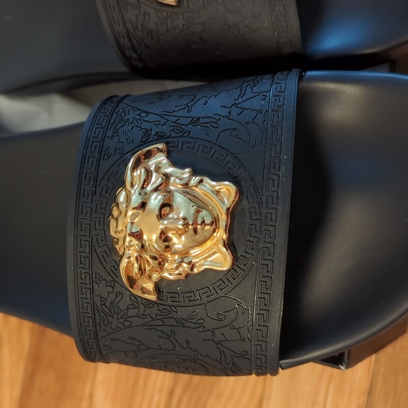 NEW Versace Black Pool Slide Sandals with Gold Medusa Head - Picture 3 of 16